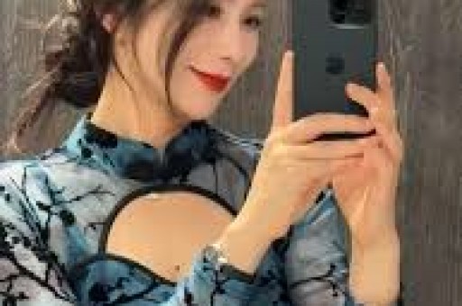 1天曝3大瓜！顶流女星签协议、约会激吻、知三当三各个炸裂